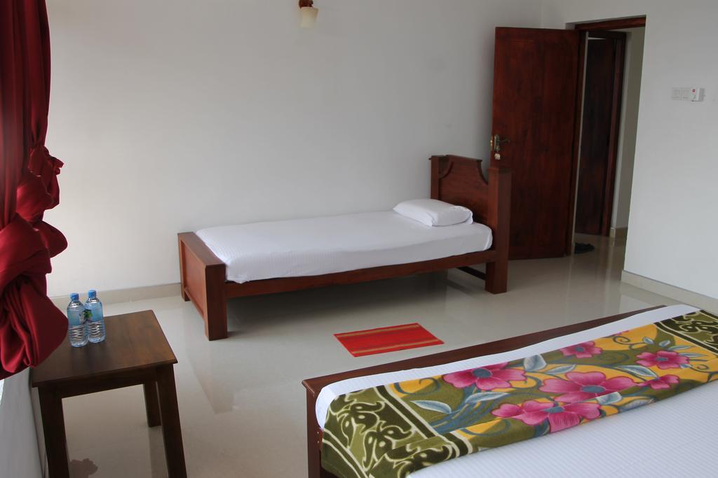 Pure Nature Hotel Kandy Room photo