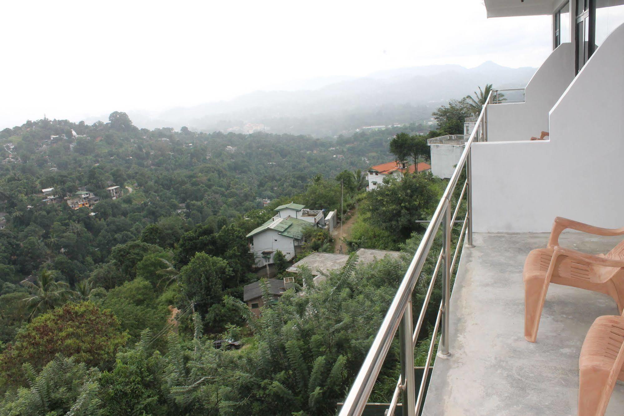 Pure Nature Hotel Kandy Exterior photo